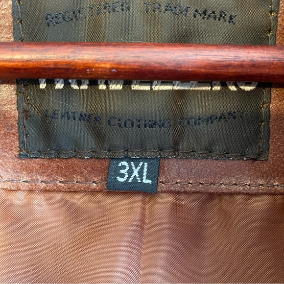 Leather biker jacket, women’s size 3X, dark wine color, flex side panels. - Picture 4 of 7